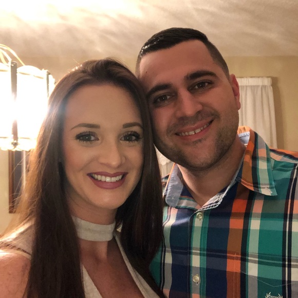 Meet your Posher, Hillary - Picture 1 of 1